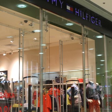 Магазин одежды Tommy Hilfiger на площади Киевского Вокзала фото 1