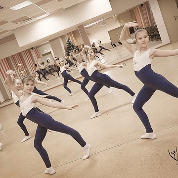Школа танцев Анны Серовой на аллее Поликарпова фото 2