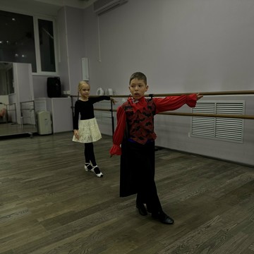 ВЖУХ! Школа спортивных танцев для детей фото 2