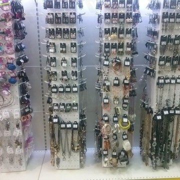 Магазин бижутерии на улице Менжинского фото 1