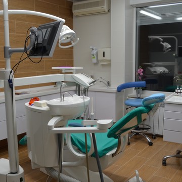 Стоматологическая клиника Главврач в Орджоникидзевском районе фото 3