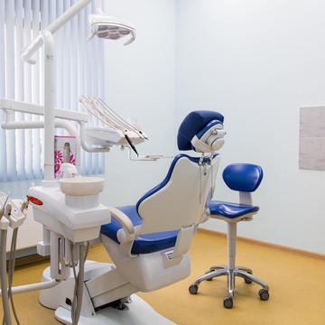 Стоматологическая клиника Denta West в Чечёрском проезде фото 1