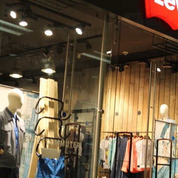 LEVI&#039;S на Киевской фото 1
