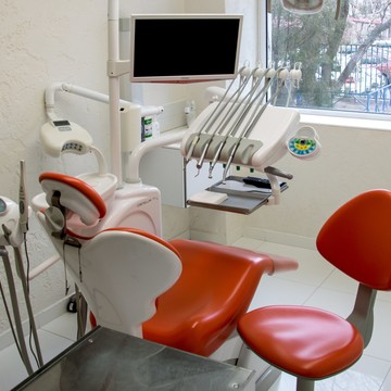 Стоматологический центр ДЭМ фото 1