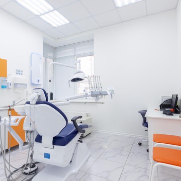 Центр имплантации и протезирования АСТ Clinic фото 3