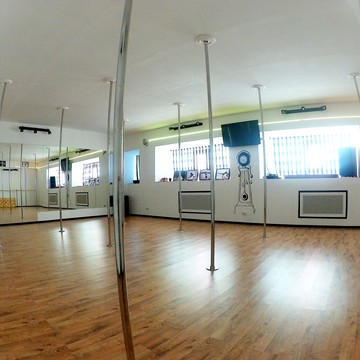 Школа танцев POLEFAVOR фото 1
