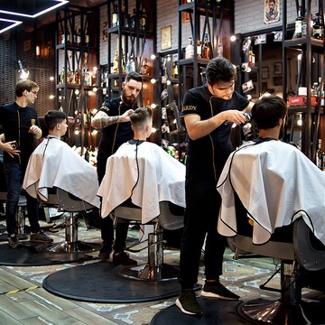 Мужская парикмахерская HARDY Barbershop на Красноармейской улице фото 2