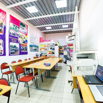 Автошкола Альфа на Автозаводской улице фото 2