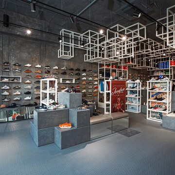 Магазин кроссовок и одежды MADSHOP фото 3