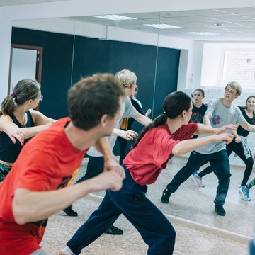Школа танцев ИСКРА на Полтавской улице фото 2