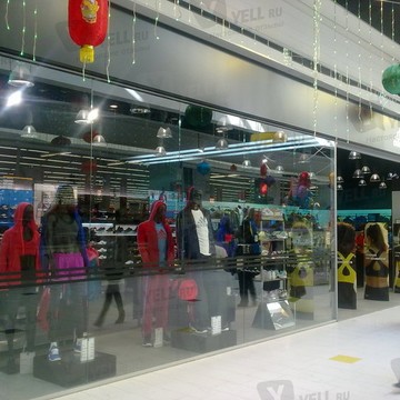 Adidas на проспекте Космонавтов фото 1