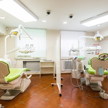 Центр имплантации и стоматологии ИНТАН на Богатырском проспекте фото 1
