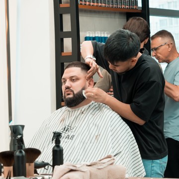 Мужская парикмахерская Portos на Чистопольской улице фото 1