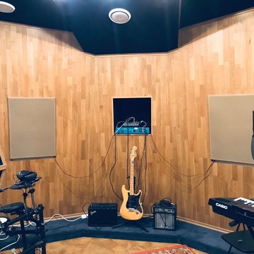Tone studio. NEWTONE студия звукозаписи. АИРСТУДИО. А студио фото. Студия звукозаписи на Академика Сахарова.
