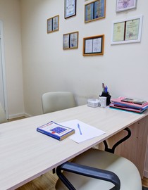 Логотип похожей компании Клиника швейцарского профессора Якова Гиллера на Курской