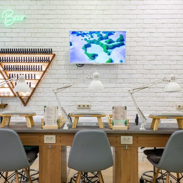Студия маникюра и педикюра Fresh Nail Bar на метро Улица Академика Янгеля фото 3