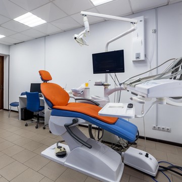 Стоматологический центр Космодент на улице Урицкого фото 1
