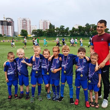 Детский футбольный клуб Admiral Kids на Мостовой улице фото 1