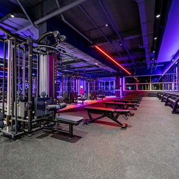 Фитнес-клуб DDX Fitness на набережной Серафима Саровского в Щёлково фото 2