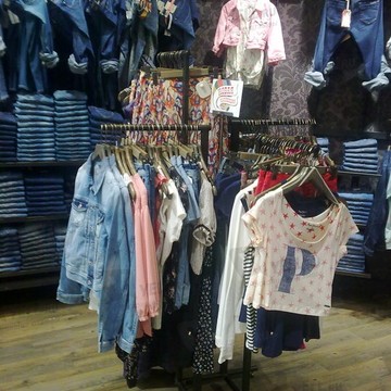 Jeans Symphony на проспекте Космонавтов фото 3