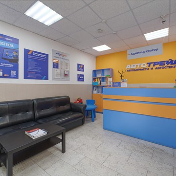 Установочный центр автостекол Автотрейд в Советском районе фото 3