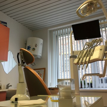 Стоматологическая клиника Dentalbest НИИССУ фото 3