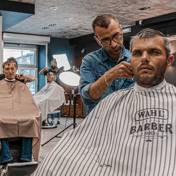 Мужская парикмахерская Barberclub Newmen фото 1