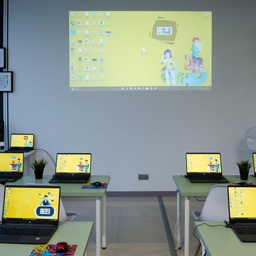 Международная кибершкола для нового IT-поколения KIBERone на бульваре Веласкеса фото 2