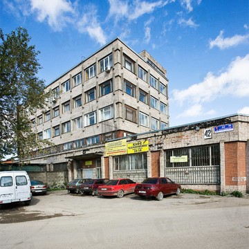 Возрождения 42, бизнес-центр фото 1
