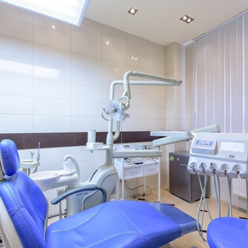 Клиника стоматологии и имплантации Ювелирная работа фото 2