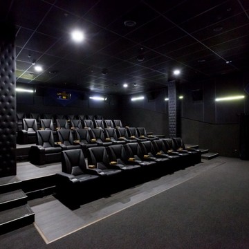 Кинотеатр Silver Cinema на проспекте Октября фото 1