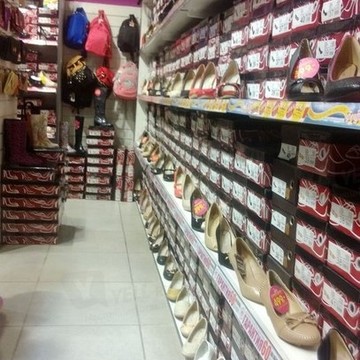 Магазин обуви и аксессуаров Kari в Коминтерновском районе фото 2