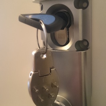 Mobile Photo Upload 1372772
