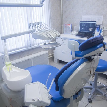 Стоматологическая клиника Денто Лидер на Днепропетровской улице фото 1