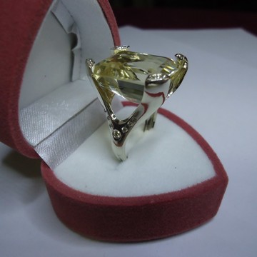 кольцо, белое золото, чайный топаз, бриллианты
