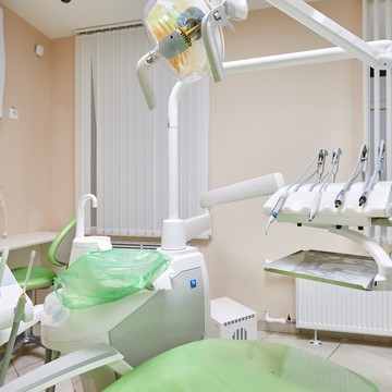 Центр имплантации и стоматологии ИНТАН на Вознесенском проспекте фото 1