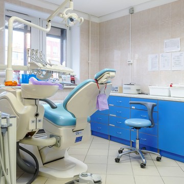Стоматологическая клиника Добрые Руки на улице Фёдора Абрамова фото 2
