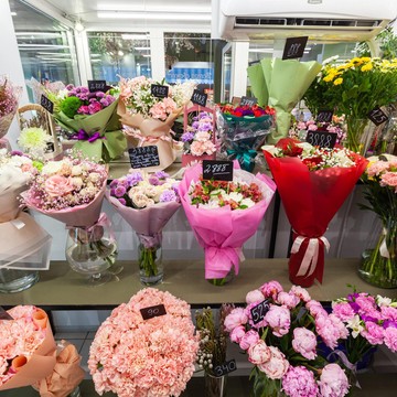 Магазин цветов Lavka Flowers на метро Академическая фото 1