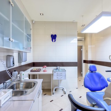 Клиника стоматологии и имплантации Ювелирная работа фото 1