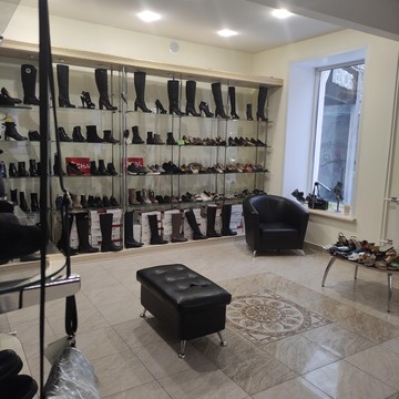 Магазин женской итальянской обуви и аксессуаров Sempre фото 2