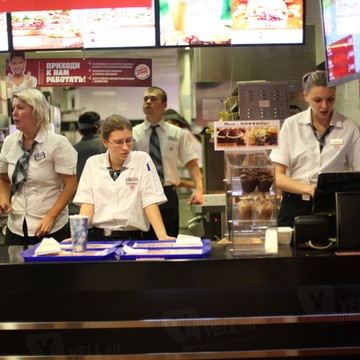 Ресторан быстрого питания Бургер Кинг на проезде Дежнева фото 1