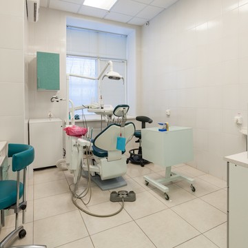 Стоматологическая клиника Дентик+ фото 1