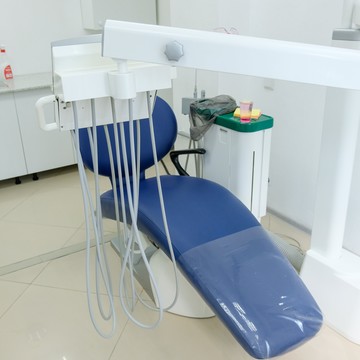 Стоматологический центр Азур Дент на Адоратского фото 3