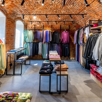 Магазин одежды отечественных марок Родина фото 2