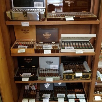 Сигарный бутик Cigar Storis на Октябрьской фото 1