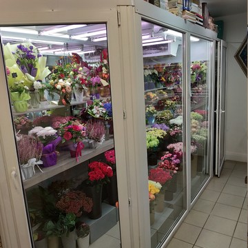 Магазин цветов Цветы и Кофе на Комсомольском проспекте фото 2