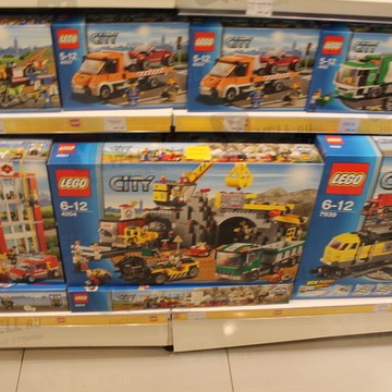 Lego на Новоясеневском проспекте фото 3