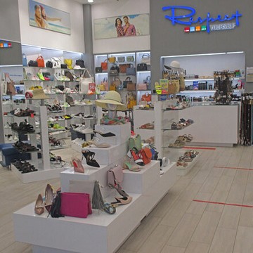 Обувной салон Respect в ТЦ Мега фото 2