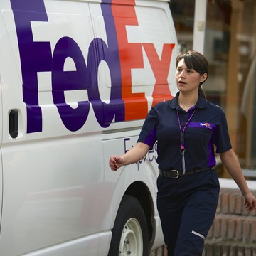 Международная служба экспресс-доставки FedEx на Невском проспекте фото 3