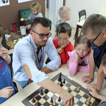Школа шахмат Анатолия Боталова в ТЦ Меркурий фото 2